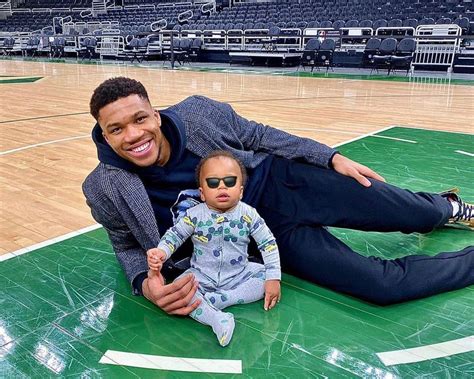 Feb 13, 2020 The NBA star became father for the first time on Monday and announced the great news with a picture of the baby, Giannis and partner Mariah Riddlesrpigger named Liam Charles. . Giannis son